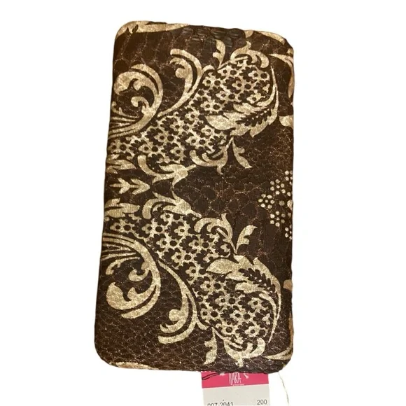 Hard Wallet NWT by Tiara, soft material lines the outside. Organizer cards, cash - Picture 8 of 8